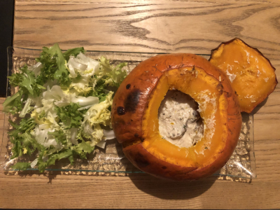 Potimarron farci aux champignons, oignon et persil bio